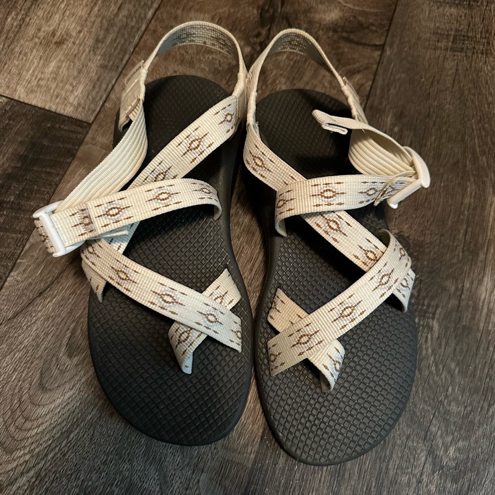 Chacos size 9